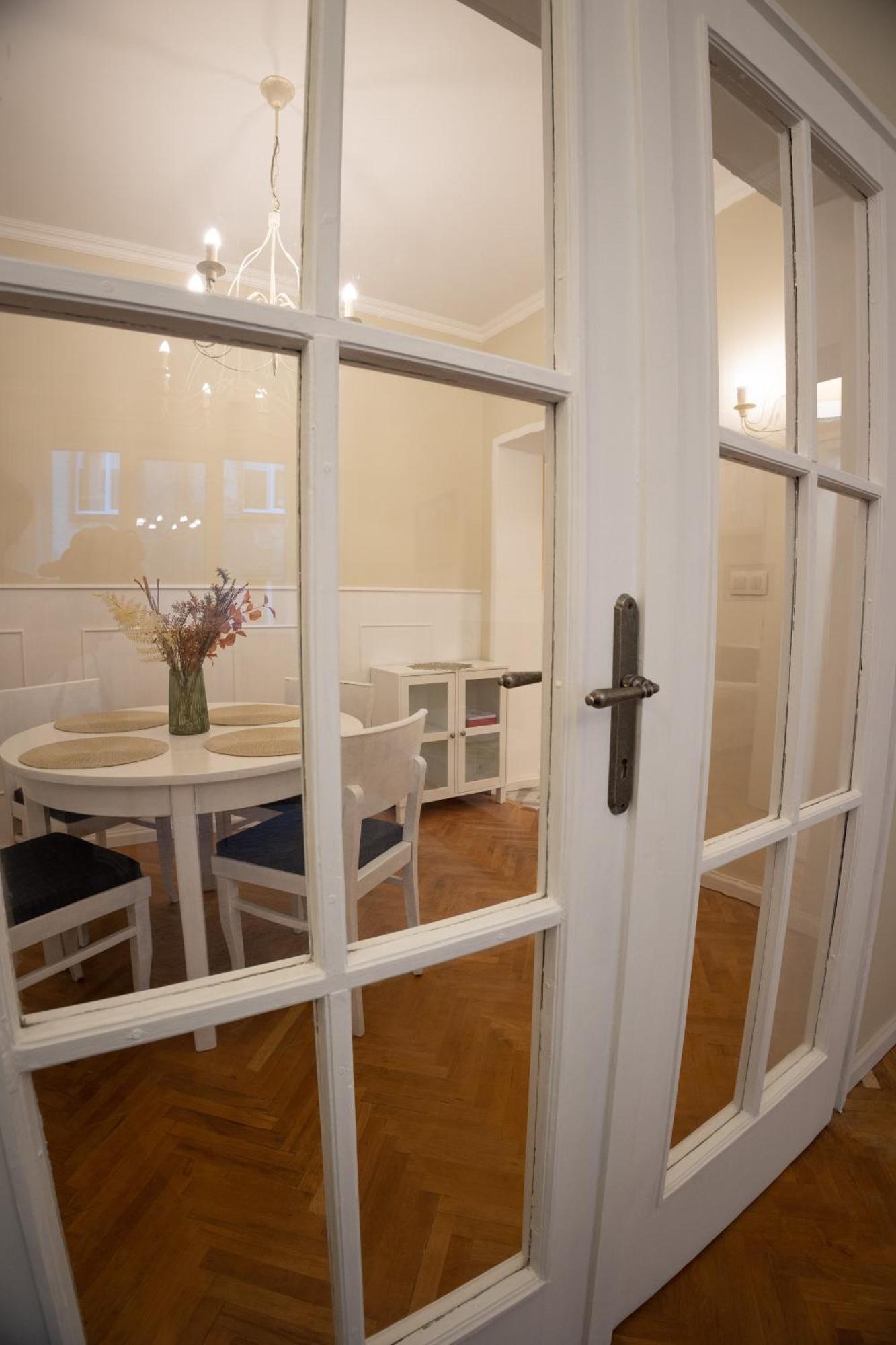 Planeta Dos Sonhos - Fast Wi-Fi, 1Bdr, Top Centre Sofya Dış mekan fotoğraf